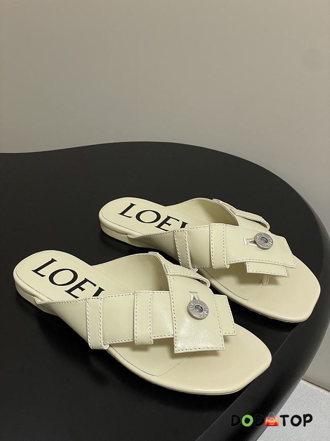 LOEWE Toy Panta Toe Post white sandals - 1