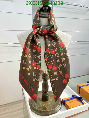 LV Scarf 02