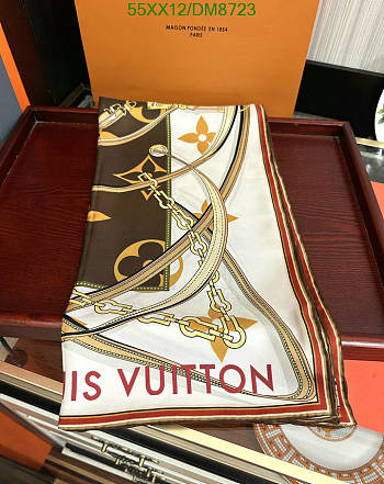 LV Scarf 21
