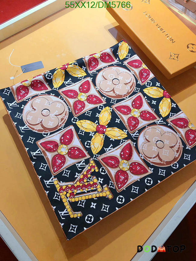 LV Scarf 26 - 1