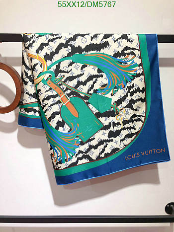 LV Scarf 28