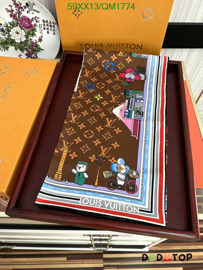 LV Scarf 33 - 1