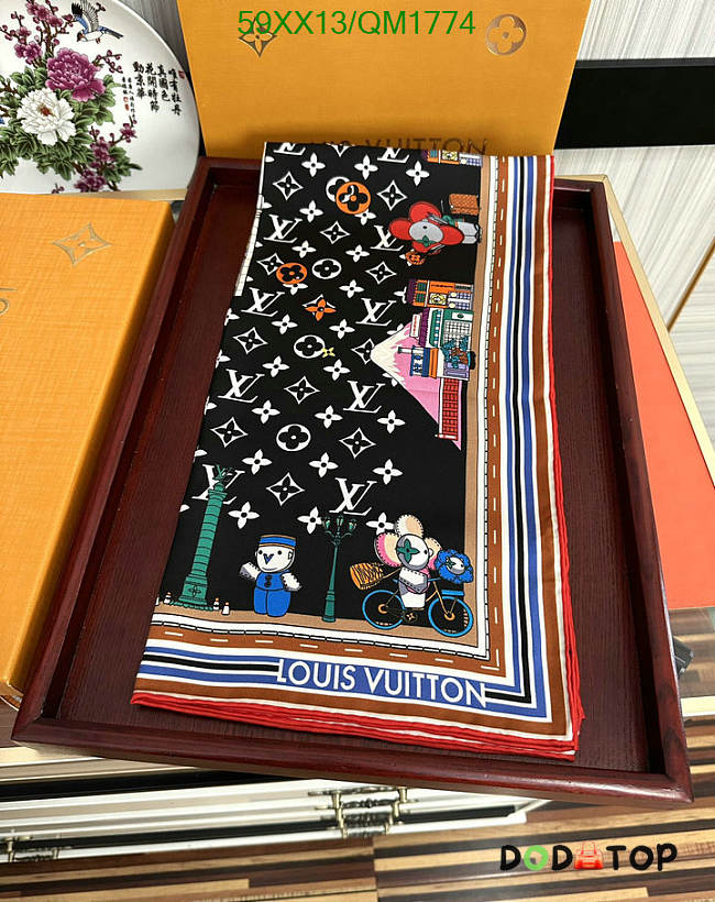 LV Scarf 34 - 1
