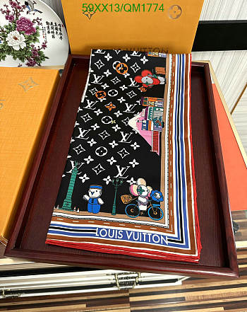 LV Scarf 34