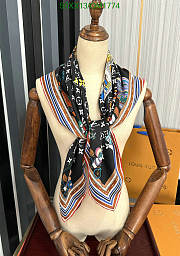 LV Scarf 34 - 6