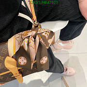 LV Scarf 38 - 2
