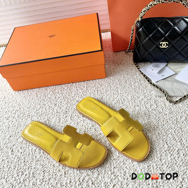 Hermès Oasis yellow sandals - 1
