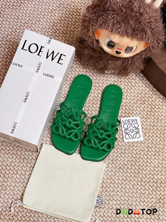 LOEWE Petal Anagram leather slides green - 1