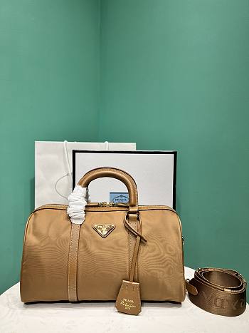 Prada Re-Edition 1978 brown bag size 31x17x16cm 
