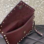 Valentino Garavani Rockstud Envelope Clutch Bag red size 23x16x1cm - 6