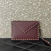 Valentino Garavani Rockstud Envelope Clutch Bag red size 23x16x1cm - 3