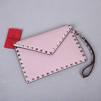 Valentino Garavani Rockstud Envelope Clutch Bag pink size 23x16x1cm