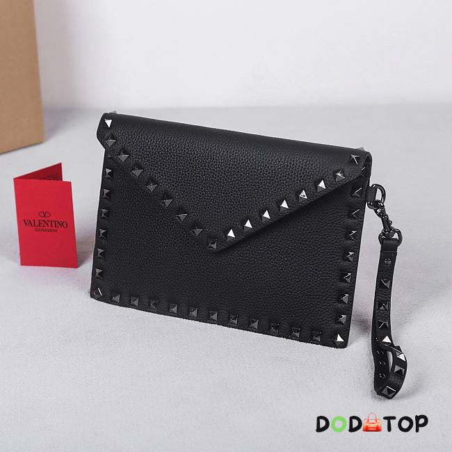 Valentino Garavani Rockstud Envelope Clutch Bag black size 23x16x1cm - 1