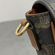 Celine FOLCO SHOULDER BAG IN Triomphe Canvas and Calfskin size 20x4.5x13cm - 2