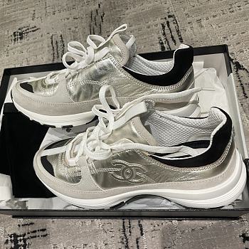 Chanel logo white sneaker