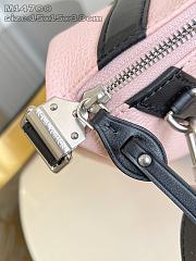 Louis Vuitton Baby pink bag size  15 x 15 x 38cm - 2
