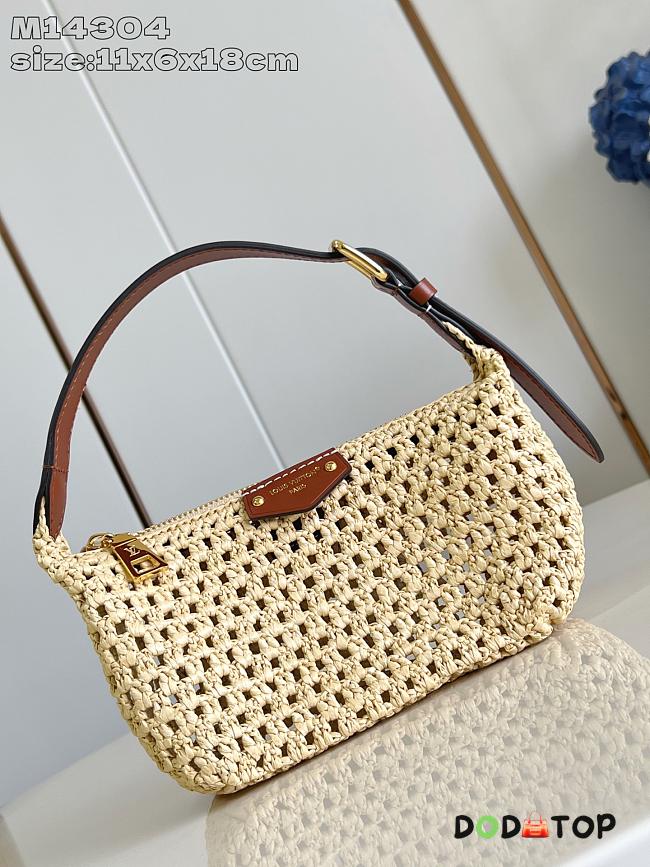 Louis Vuitton M14304 Hills Pochette size bag 11x6x18cm - 1