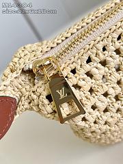 Louis Vuitton M14304 Hills Pochette size bag 11x6x18cm - 4