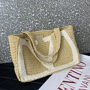 Valentino Garavani Viva Superstar Small Shopping Bag In Raffia beige size 26x18x7cm - 3