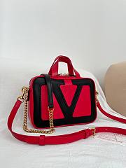 Valentino Garavani Viva Superstar Small Duffle Bag red size 23x16x8cm  - 2