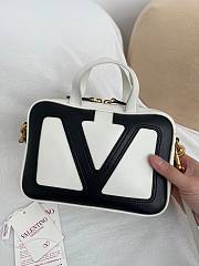 Valentino Garavani Viva Superstar Small Duffle Bag white size 23x16x8cm - 3