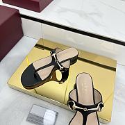 Women's thong sandal with Horsebit black - 4
