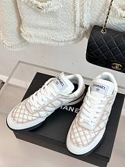 Chanel sneaker Logo - 2