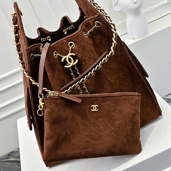 Chanel 25 brown suede bag size 40x30x15 cm