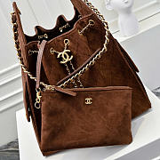 Chanel 25 brown suede bag size 40x30x15 cm - 2