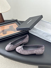 Chanel gray ballet flats - 4