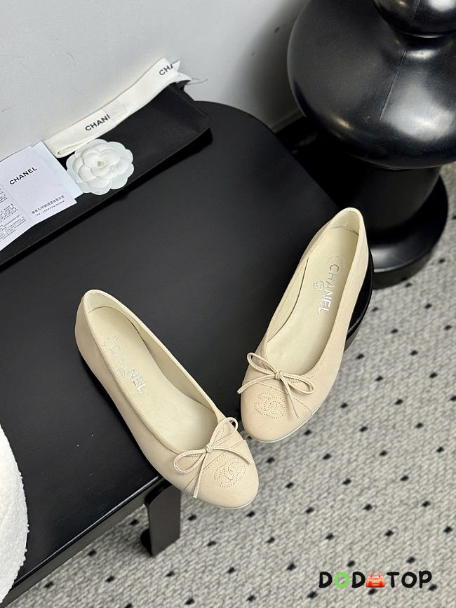 Chanel Buttery yellow ballet flats - 1