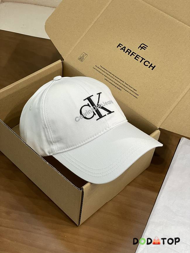 CK hat white - 01 - 1