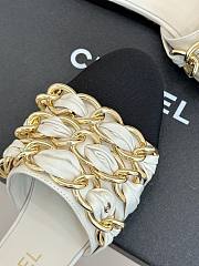 Chanel Slide logo white - 01 - 3