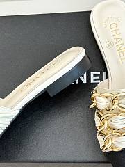 Chanel Slide logo white - 01 - 5