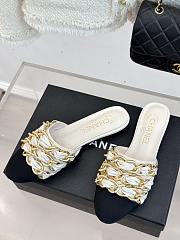 Chanel Slide logo white - 01 - 4