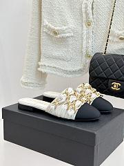 Chanel Slide logo white - 01 - 6