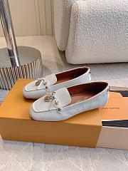 Louis Vuitton Flore Car Shoe calfskin white  - 4