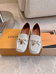 Louis Vuitton Flore Car Shoe calfskin white  - 5