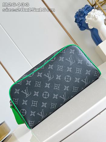 Louis Vuitton M26433 Dopp Kit size 28 x 15 x 16.5 cm