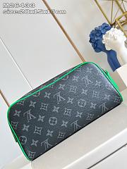 Louis Vuitton M26433 Dopp Kit size 28 x 15 x 16.5 cm - 5