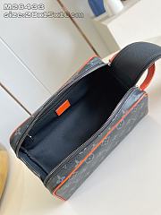 Louis Vuitton M26433 Dopp Kit bag size 28 x 15 x 16.5 cm - 3