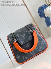 Louis Vuitton M26433 Dopp Kit bag size 28 x 15 x 16.5 cm - 4