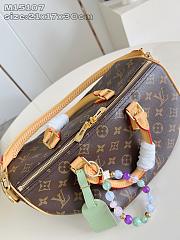 Louis Vuitton speedy soft 30 Boho bag size  21 x 17 x 30 cm - 5