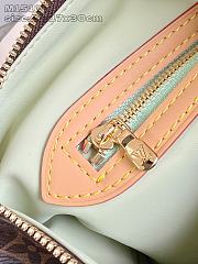 Louis Vuitton speedy soft 30 Boho bag size  21 x 17 x 30 cm - 2