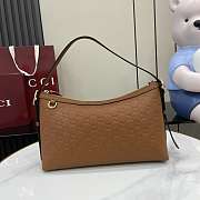 GG Emblem medium shoulder bag size 30x19x10cm - 1