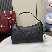GG Emblem medium shoulder black bag size 30x19x10cm - 1