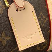 Louis vuitton Hang On bag size 11.5 x 6.5 x 26cm - 6