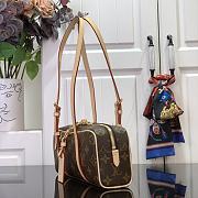 Louis vuitton Hang On bag size 11.5 x 6.5 x 26cm - 5
