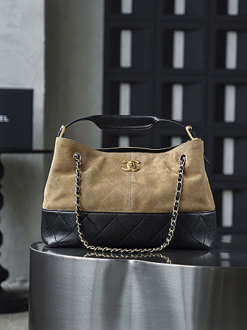Chanel crossbody bag size 28X40X15cm