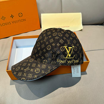 LV hat - 08